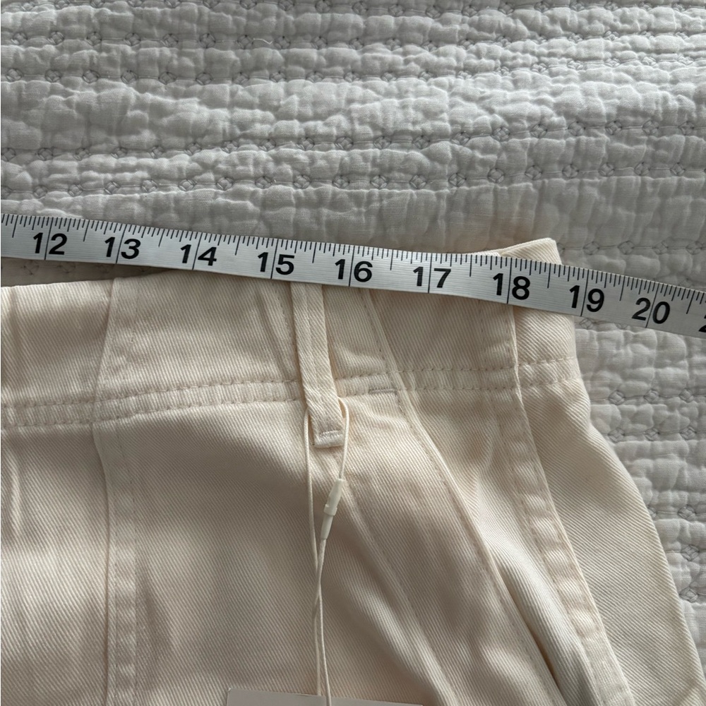 Everlane Utility Short - Picture 12 of 13